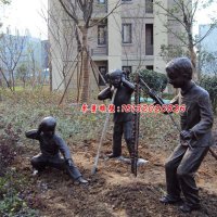 小孩放鞭炮铜雕，公园小品铜雕，景观铜雕