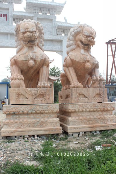 北京狮子雕塑，晚霞红石雕狮子 (1)