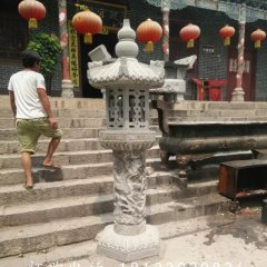 石雕灯,青石宫灯雕塑