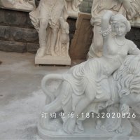 骑狮子的西方美女雕塑，广场景观雕塑