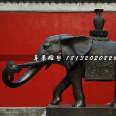 大象铜雕,象驮宝瓶铜雕