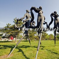 踩高跷铜雕，公园景观雕塑