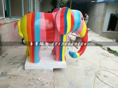 彩绘大象雕塑，玻璃钢动物雕塑