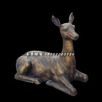 卧着的小鹿铜雕，公园动物铜雕