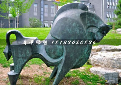 青铜牛，公园抽象动物雕塑