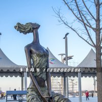 仰望蓝天的少女铜雕，公园景观雕塑