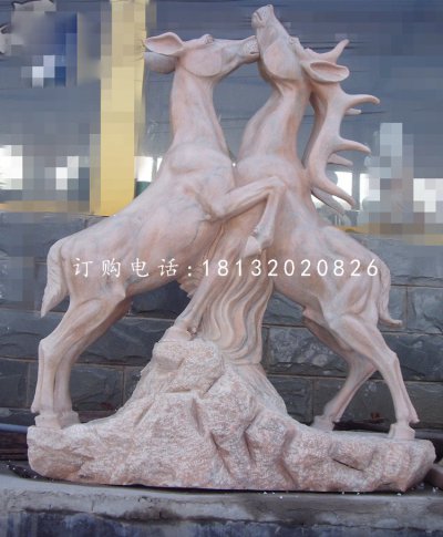 两只鹿石雕，晚霞红动物雕塑