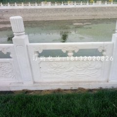 荷花石浮雕欄板，漢白玉欄板