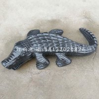 喷漆动物雕塑，鳄鱼石雕