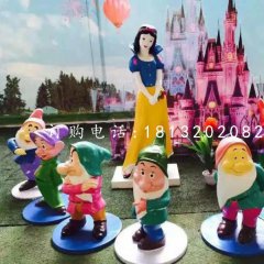 七个小矮人与白雪公主雕塑,卡通人物