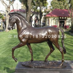 走路的馬銅雕，公園動物銅雕