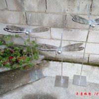 不锈钢镜面蜻蜓雕塑