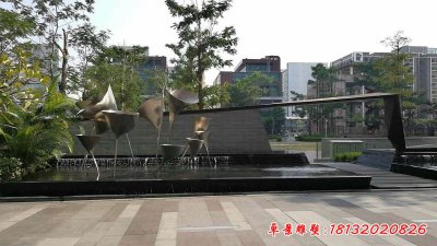公园不锈钢抽象喇叭花喷泉雕塑