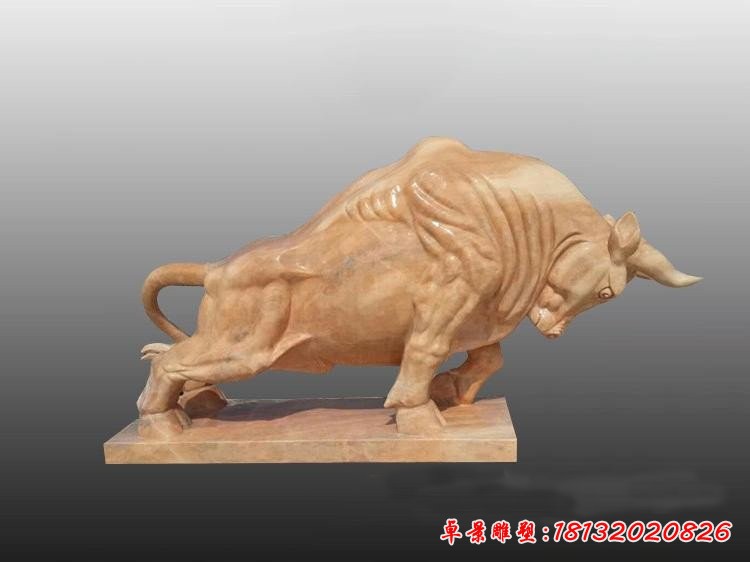 晚霞红开荒牛雕塑