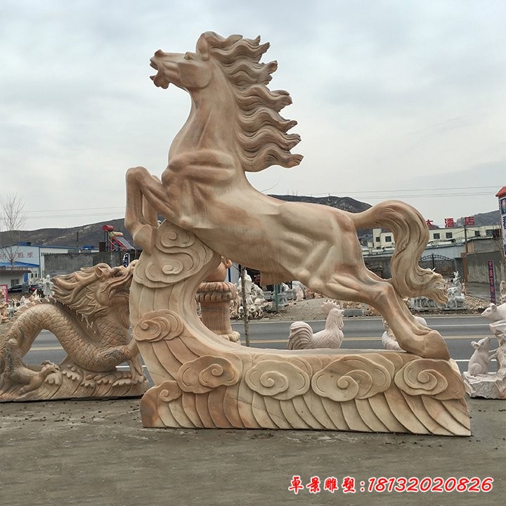 晚霞红腾云奔马雕塑