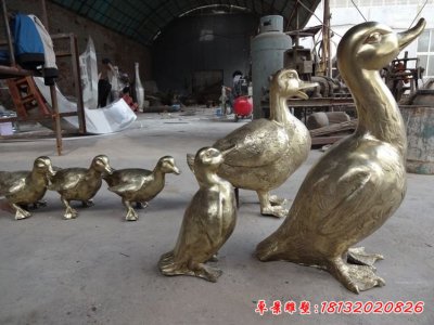铜雕鸭子