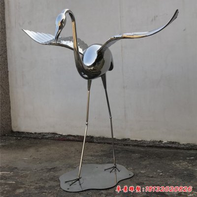 不锈钢展翅仙鹤雕塑