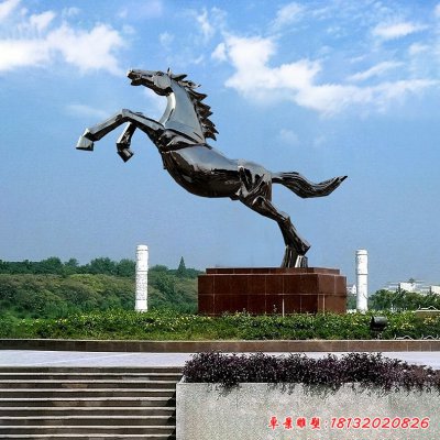 不锈钢奔跑的马雕塑
