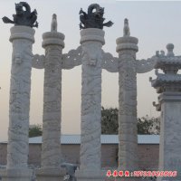 广场建筑石雕龙柱