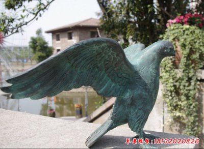 公园青铜鸽子雕塑