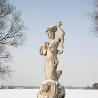 古代神话人物女娲石雕