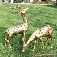 铜雕公园动物鹿