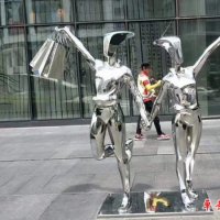 不锈钢抽象购物人物雕塑