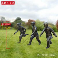 户外滚铁环小孩铜雕