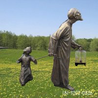 园林遛鸟人物铜雕