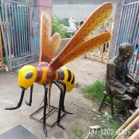 户外蜜蜂玻璃钢雕塑