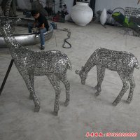 亮光不锈钢镂空鹿雕塑