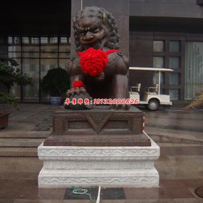 颐和园门口铜狮子