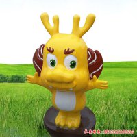 卡通龙雕像