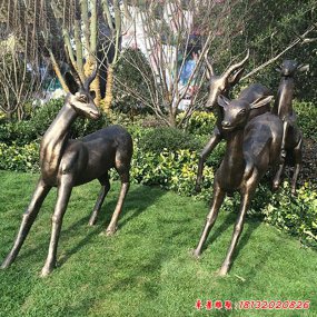 富贵铜鹿雕塑